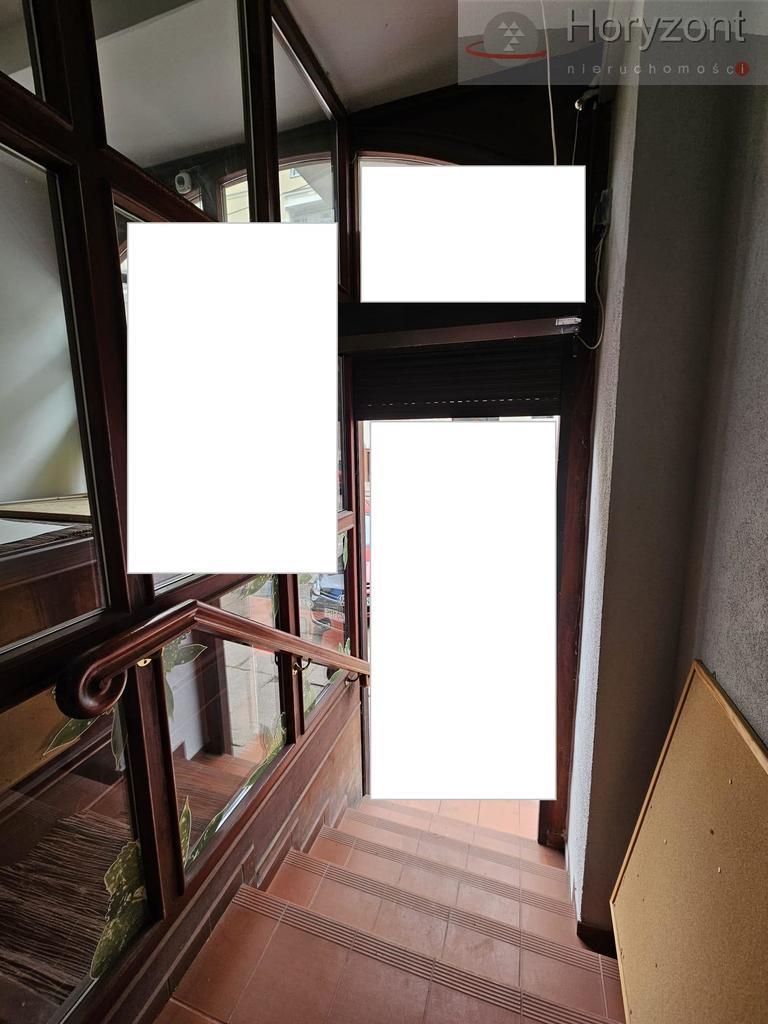 Lokal 70m2 w Centrum, witryna, wejście z ulicy (11)
