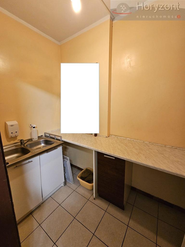 Lokal 70m2 w Centrum, witryna, wejście z ulicy (15)