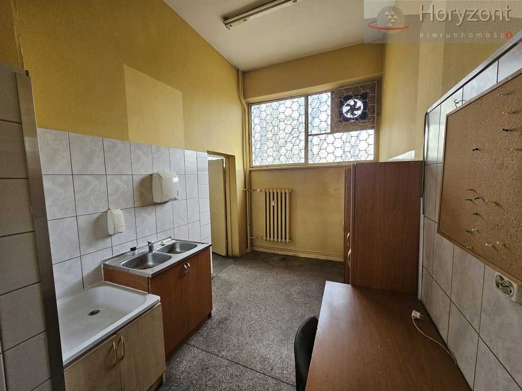 Lokal 75m2 w Centrum, duża witryna (6)