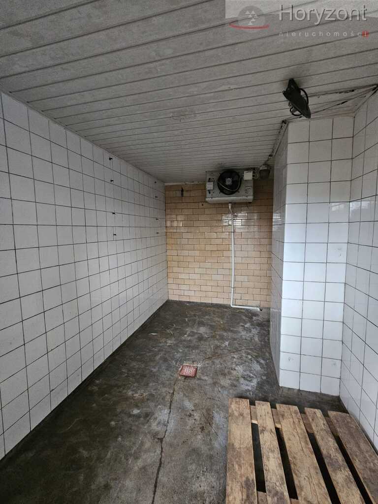 Lokal 75m2 w Centrum, duża witryna (10)