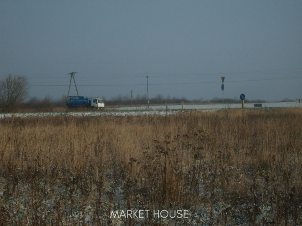 Działki na sprzedaż (4)