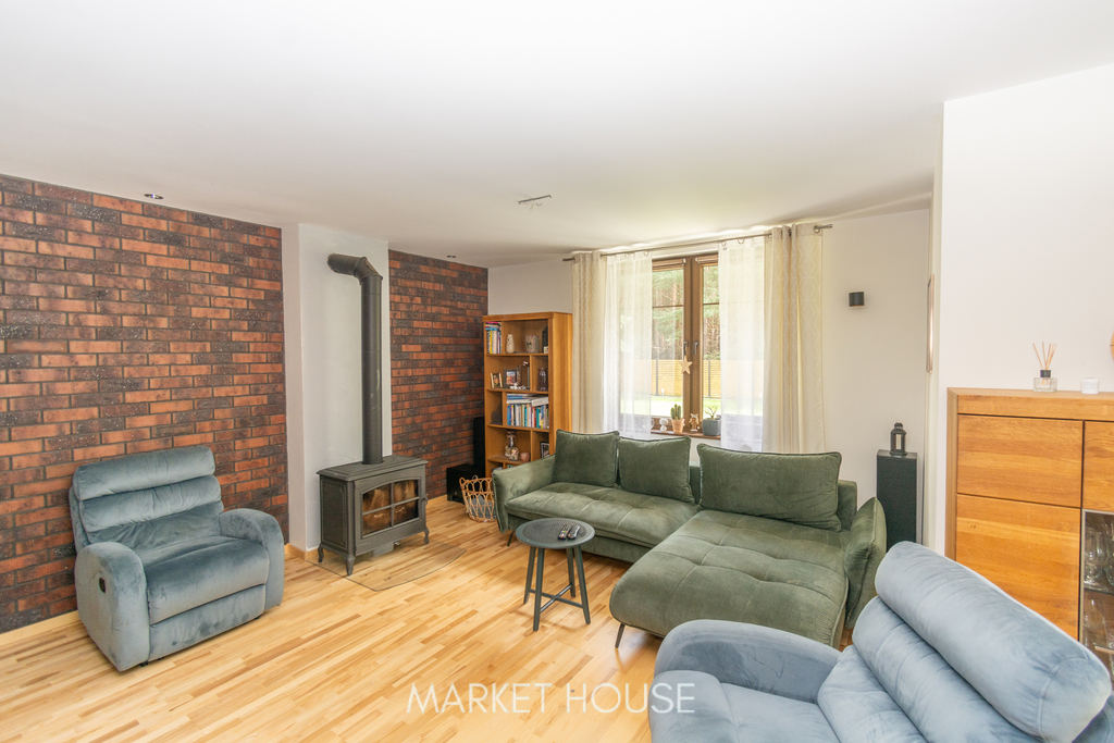 Dom pod lasem, przy jeziorze Miedwie (9)