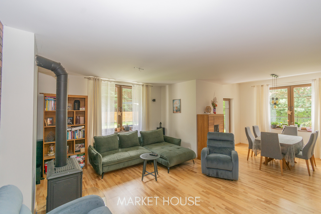 Dom pod lasem, przy jeziorze Miedwie (11)