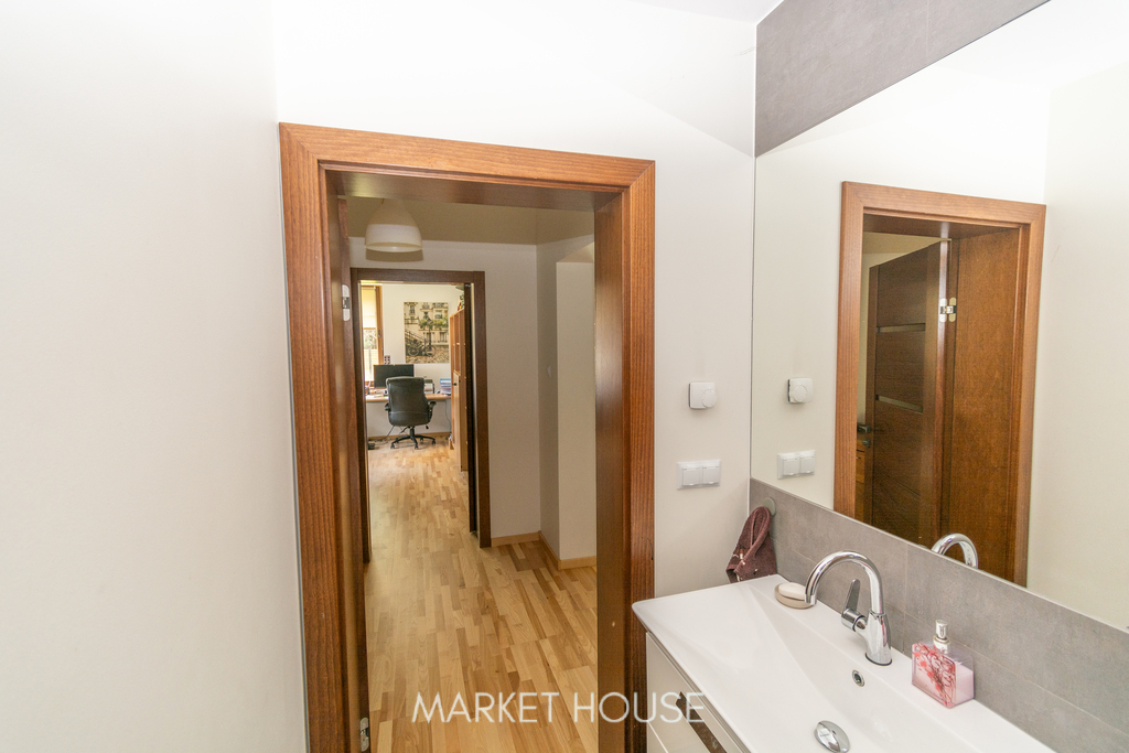 Dom pod lasem, przy jeziorze Miedwie (23)