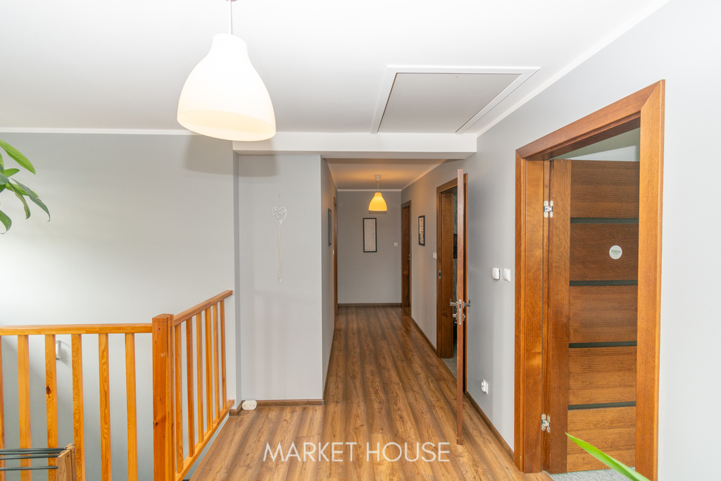 Dom pod lasem, przy jeziorze Miedwie (26)