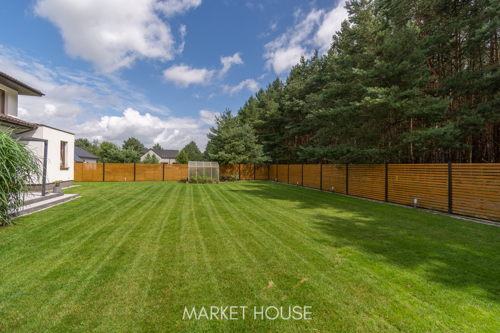 Dom pod lasem, przy jeziorze Miedwie (7)