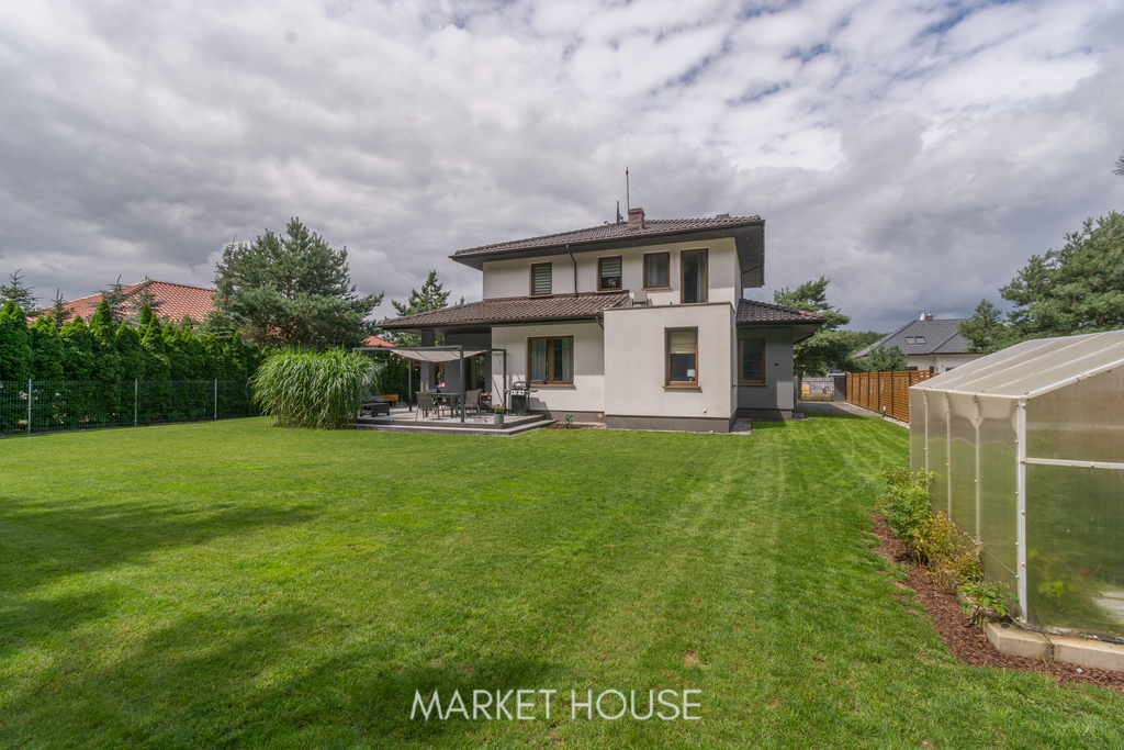 Dom pod lasem, przy jeziorze Miedwie (4)