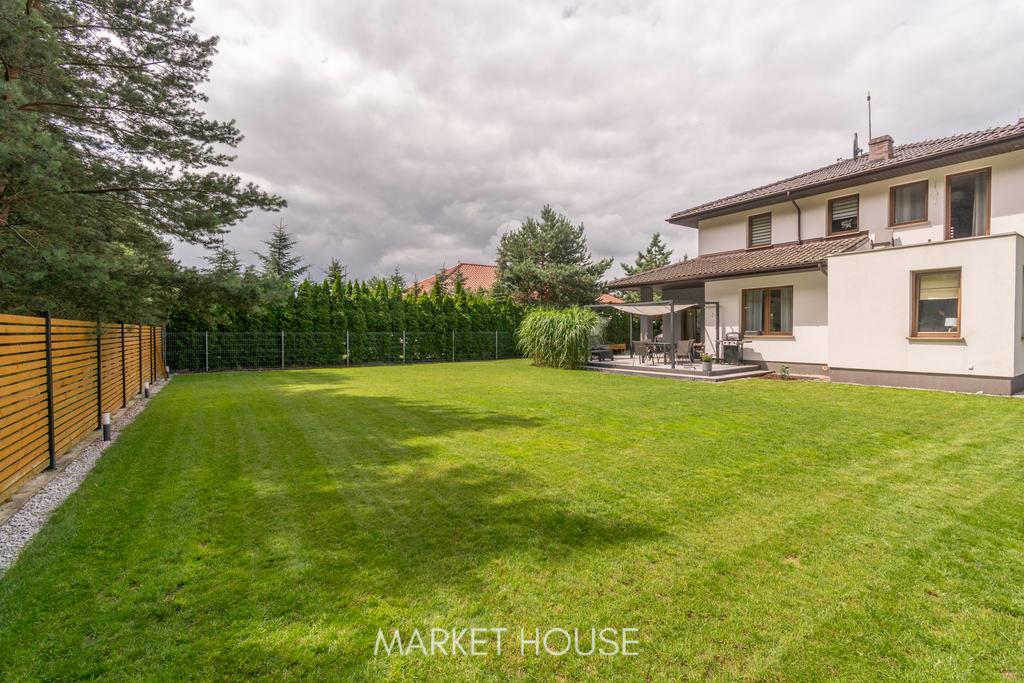 Dom pod lasem, przy jeziorze Miedwie (5)