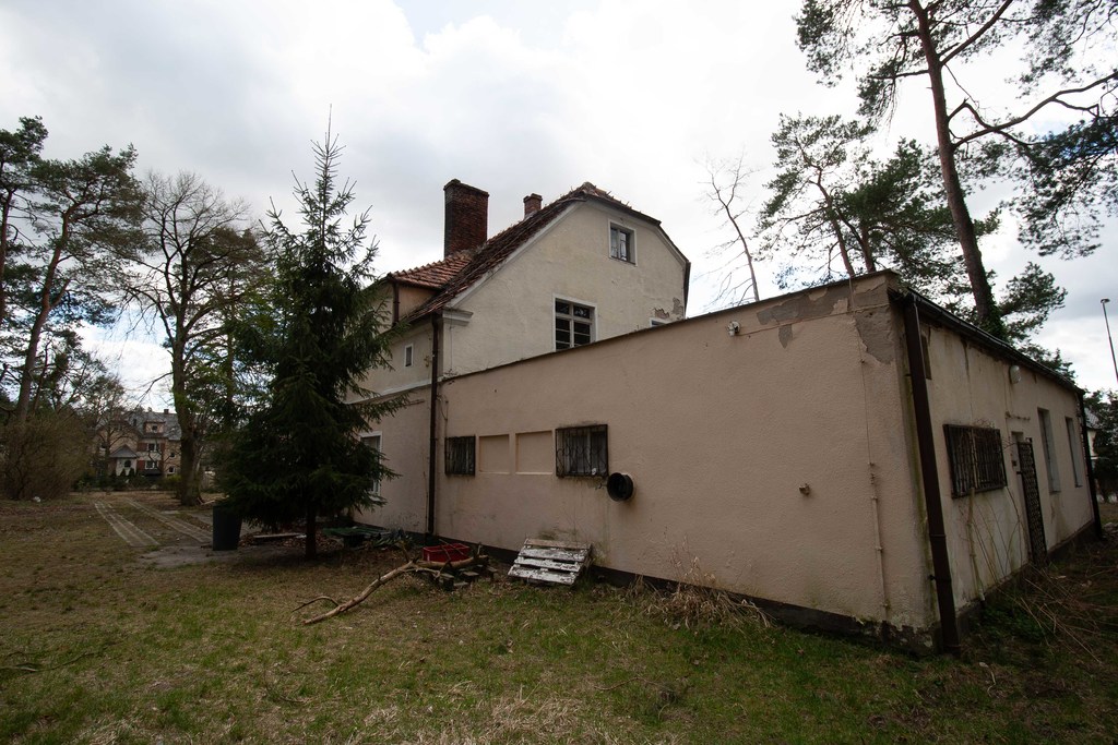 Bartoszewo Dom - lokal  na dużej działce (2)