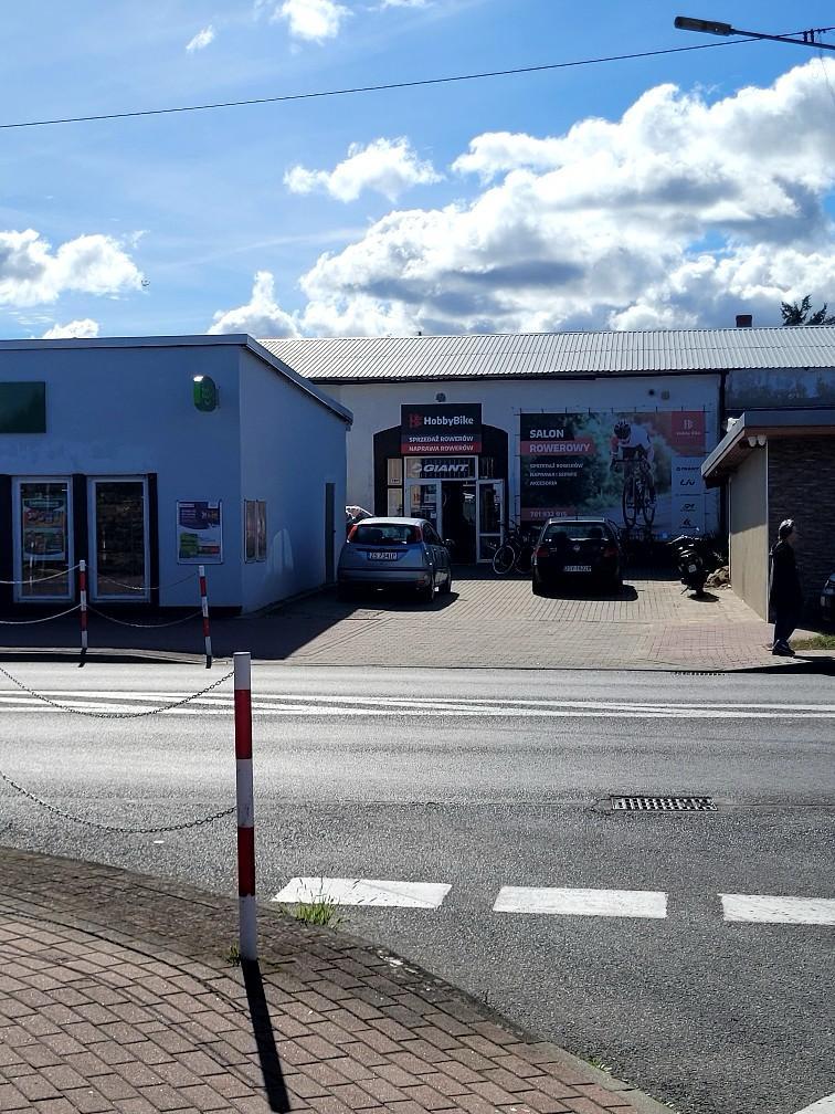 działajacy - obiekt  handlowo usługowy (4)