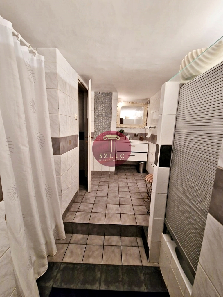 Lokal - Centrum, świetna lokalizacja, parking. (7)