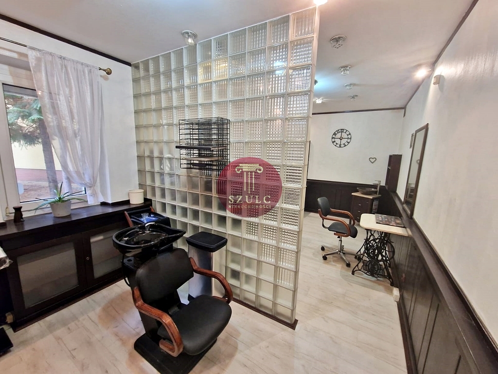 Lokal - Centrum, świetna lokalizacja, parking. (8)