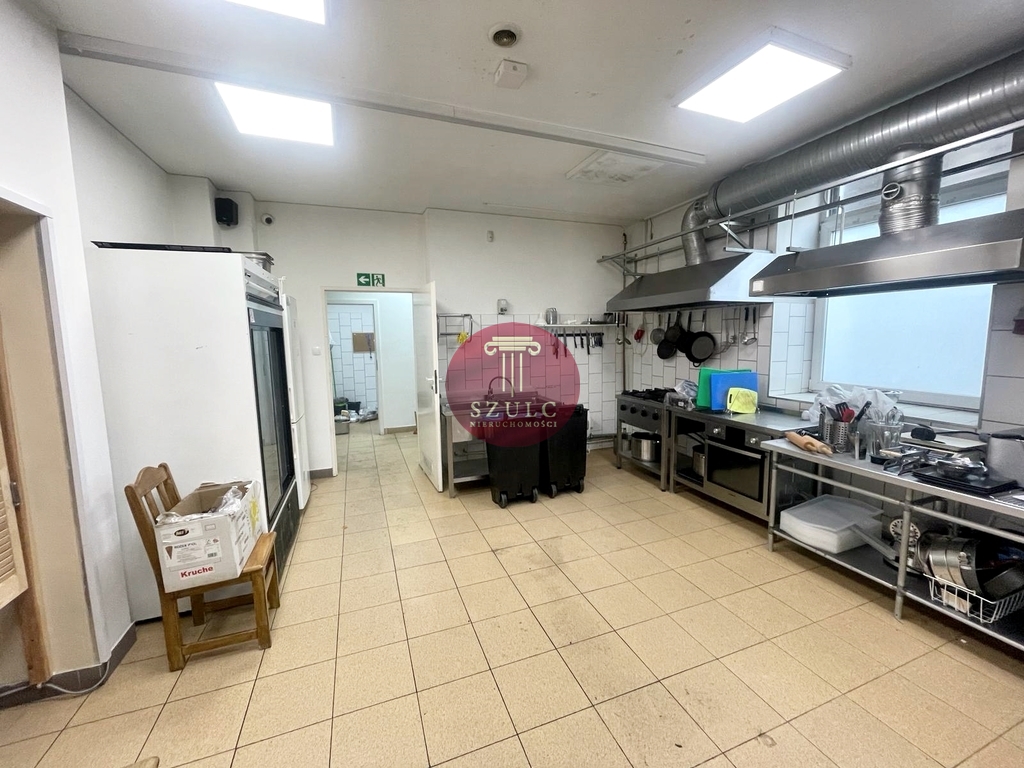 Bardzo ładny lokal w centrum miasta (3)