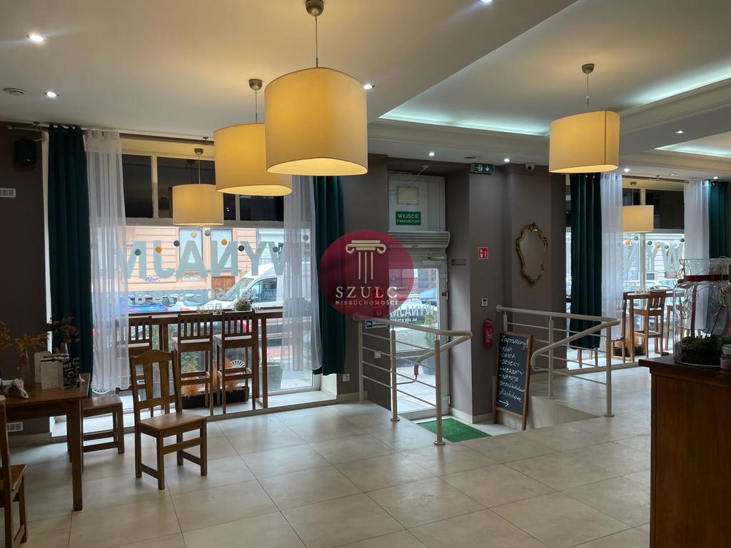 Bardzo ładny lokal w centrum miasta (1)