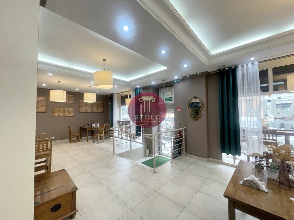 Bardzo ładny lokal w centrum miasta (2)