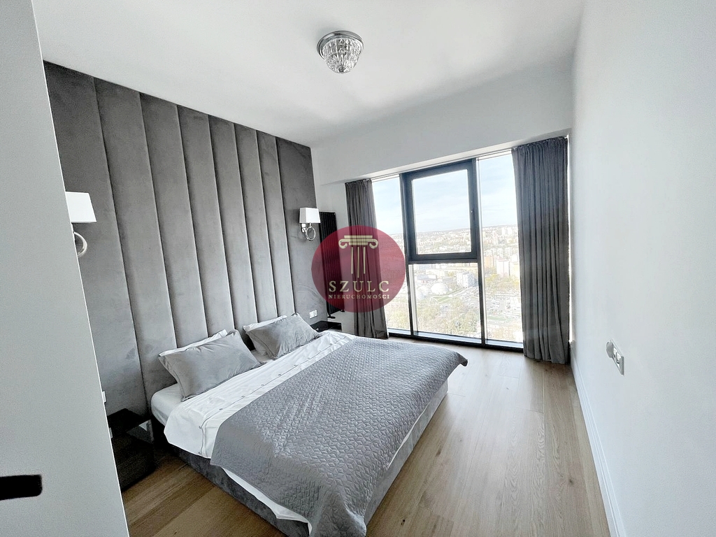 Na wynajem luksusowy apartament w centrum. (6)
