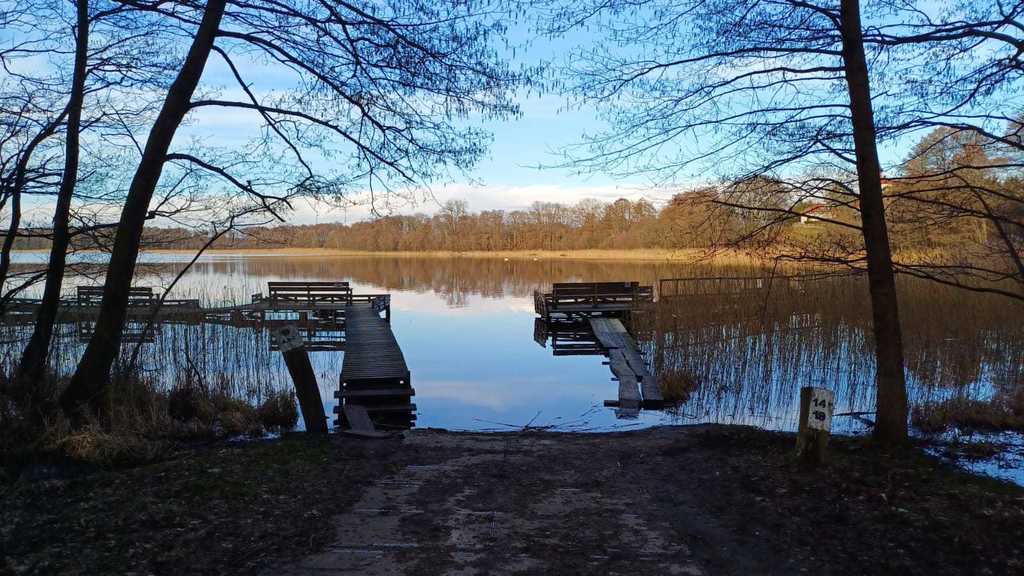 Działka pod zabudowę przy Jeziorze Przybiernowskim (5)