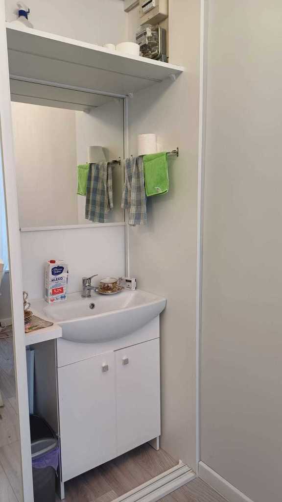 W ofercie do sprzedaży lokal użytkowy po remoncie. (5)