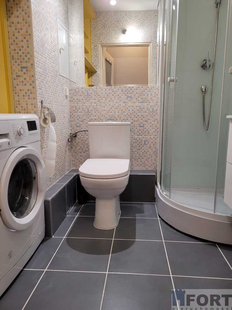 Duża kawalerka, balkon, cegła, n. budownictwo (5)