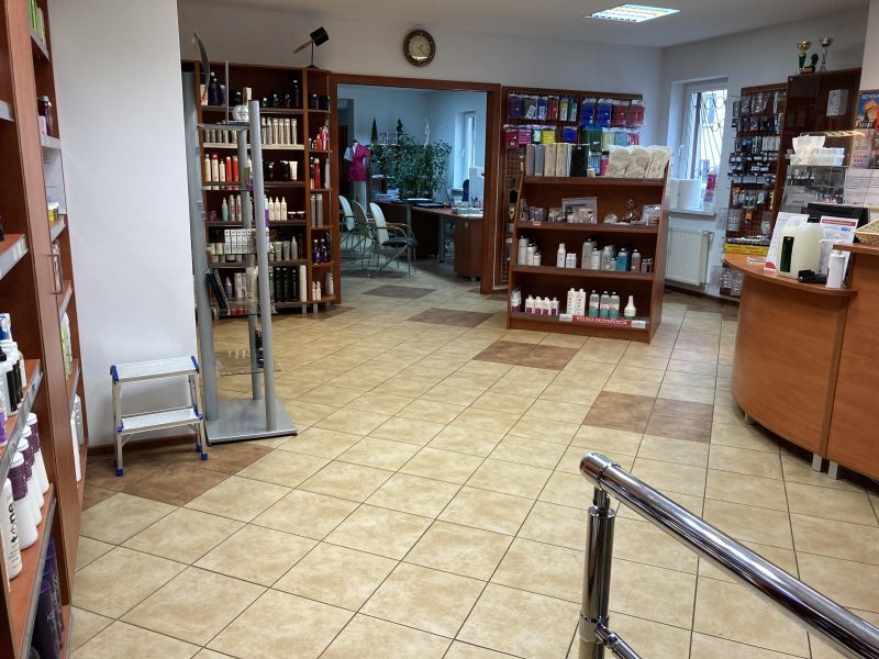 Obiekt handlowo-usługowy z garażami 437m2 Nowogard (7)