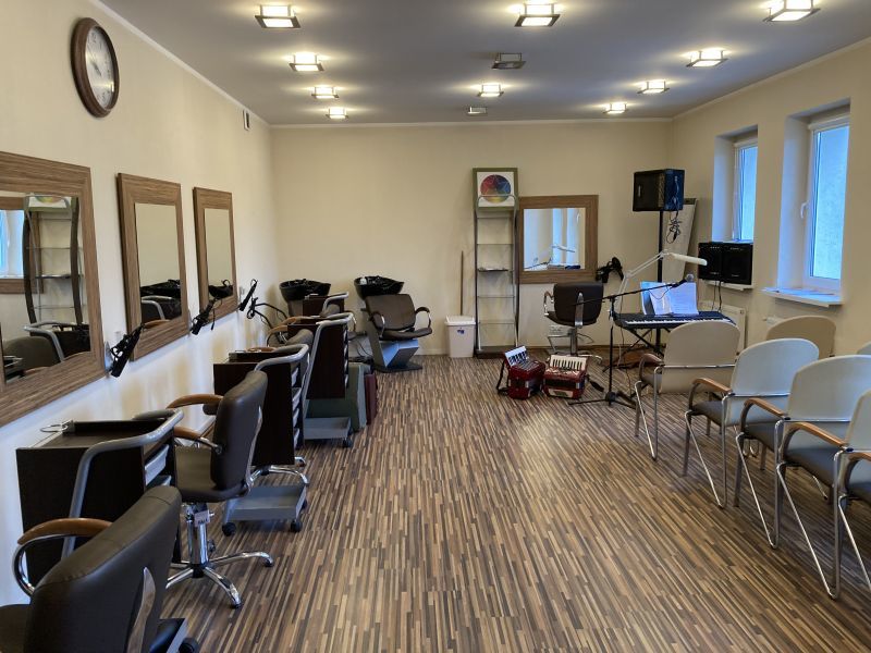 Obiekt handlowo-usługowy z garażami 437m2 Nowogard (1)