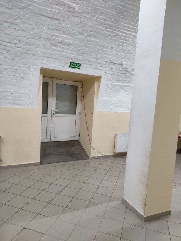 Obiekt handlowo-usługowy z garażami 437m2 Nowogard (18)