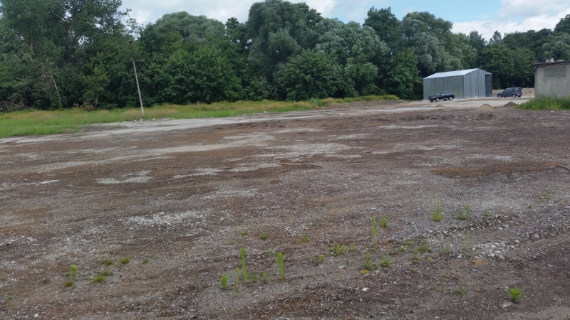 Wynajmę utwardzony grunt komercyjny (1)