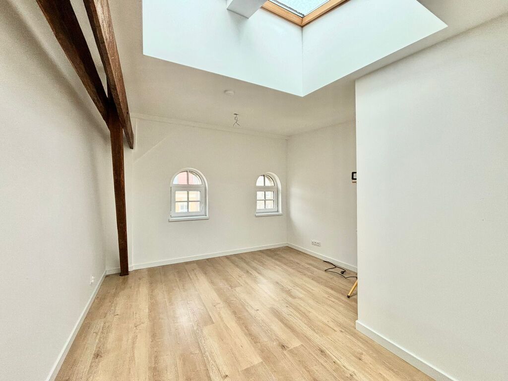 KAWALERKA INWESTYCYJNA Z KLIMATYZACJĄ, CENTRUM (1)