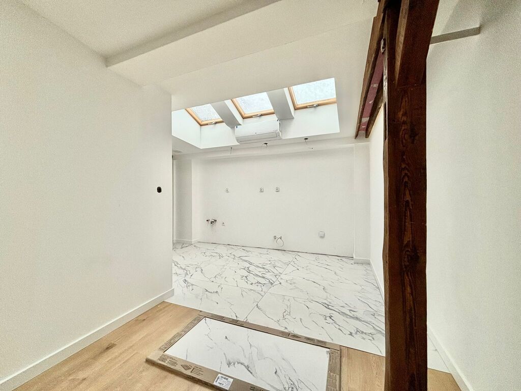 KAWALERKA INWESTYCYJNA Z KLIMATYZACJĄ, CENTRUM (2)