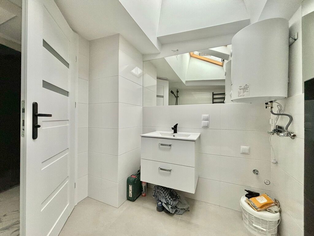 KAWALERKA INWESTYCYJNA Z KLIMATYZACJĄ, CENTRUM (9)