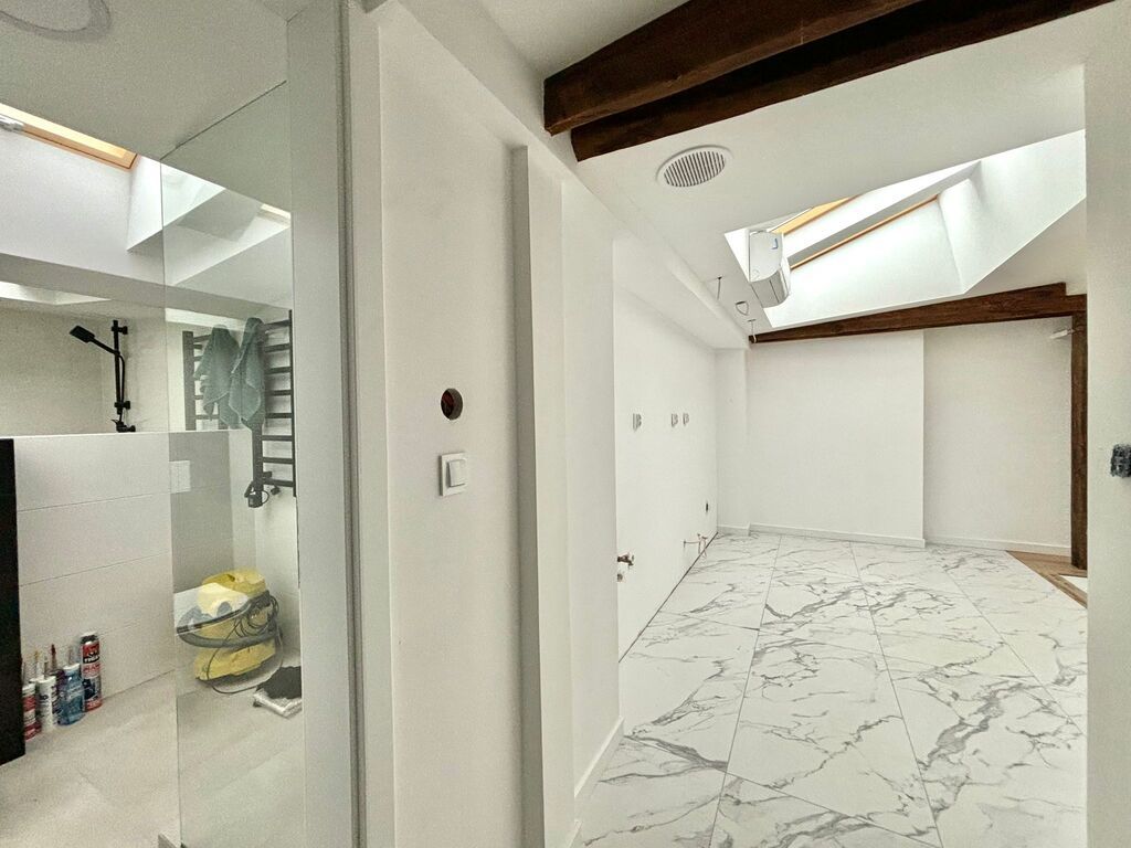 KAWALERKA INWESTYCYJNA Z KLIMATYZACJĄ, CENTRUM (6)