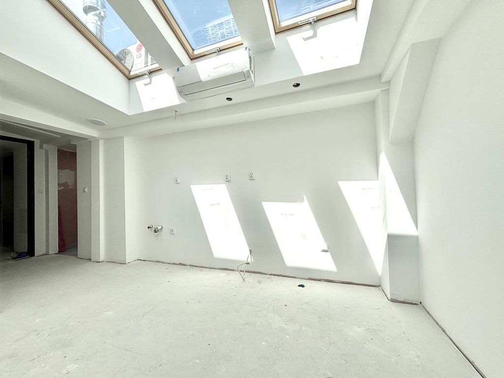 KAWALERKA INWESTYCYJNA Z KLIMATYZACJĄ, CENTRUM (5)