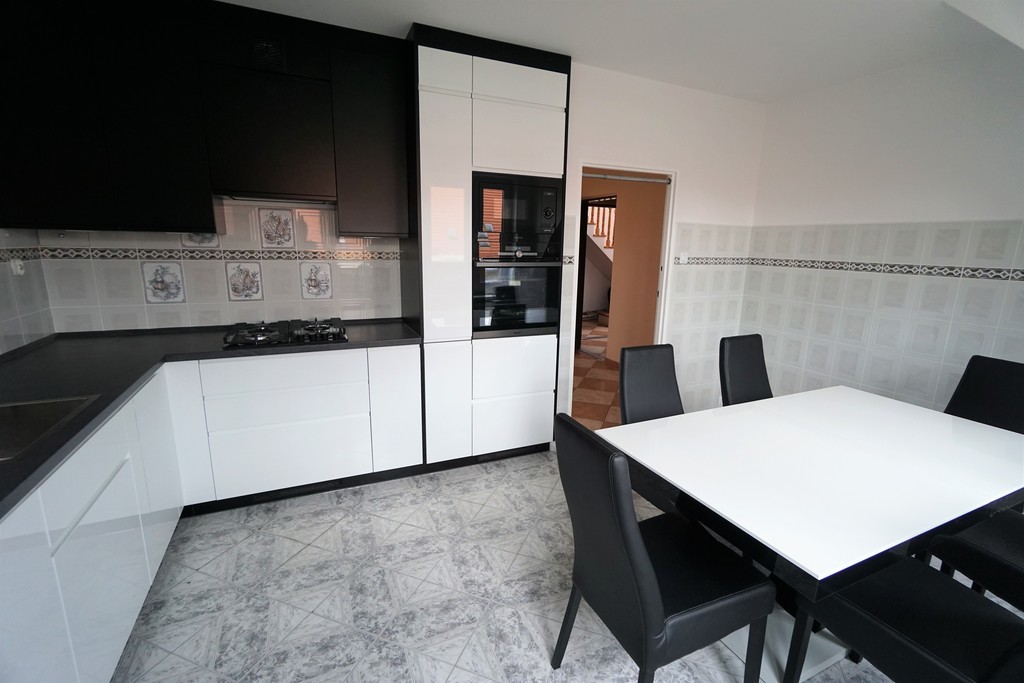 Dwupoziomowe mieszkanie o pow. 92,80, 4-pokoje. (1)