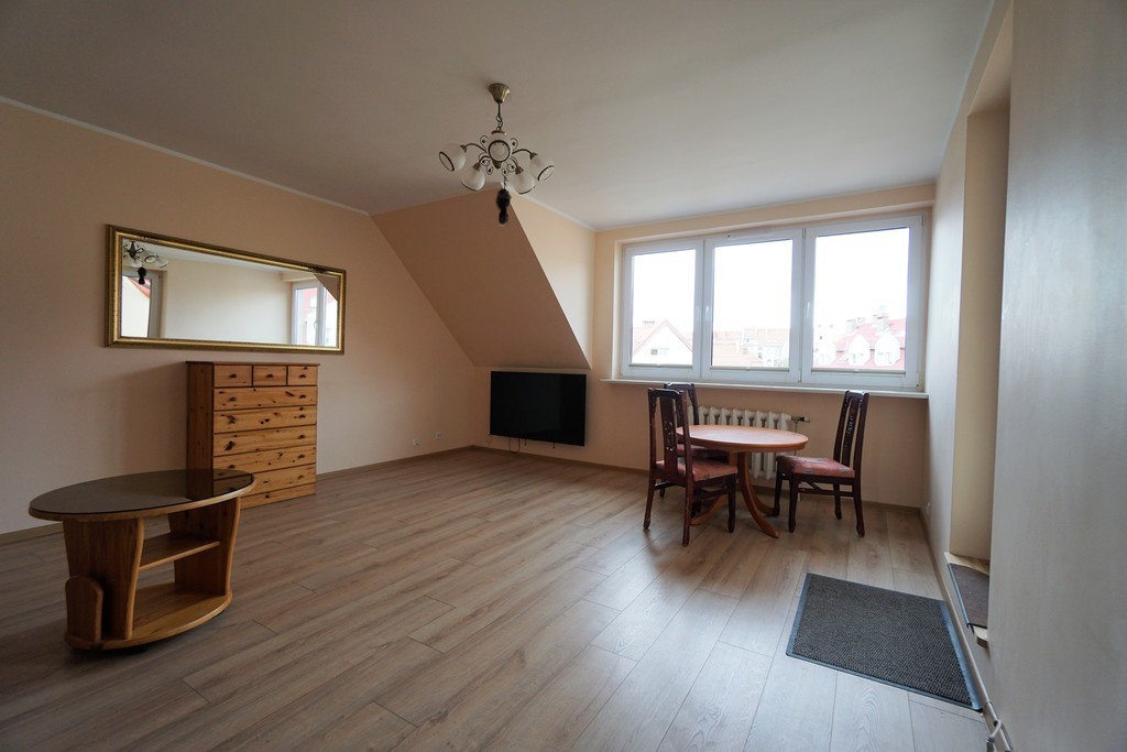 Dwupoziomowe mieszkanie o pow. 92,80, 4-pokoje. (3)