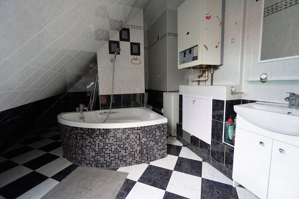 Dwupoziomowe mieszkanie o pow. 92,80, 4-pokoje. (10)