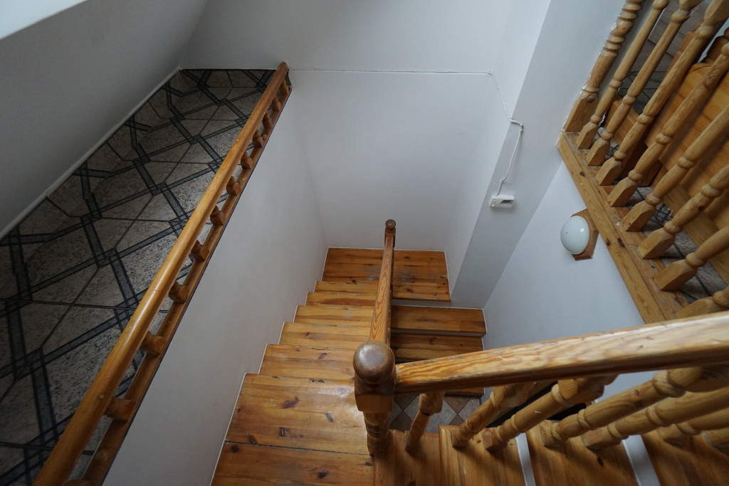 Dwupoziomowe mieszkanie o pow. 92,80, 4-pokoje. (9)