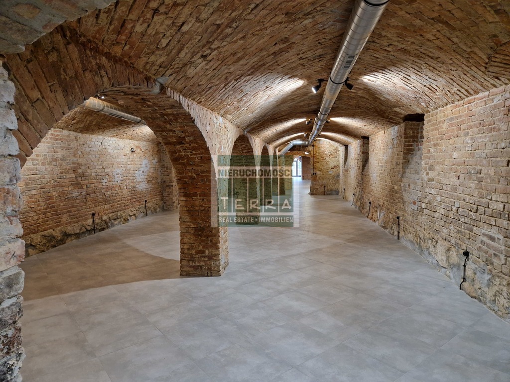 RESTAURACJA, PUB, APARTHOTEL (5)