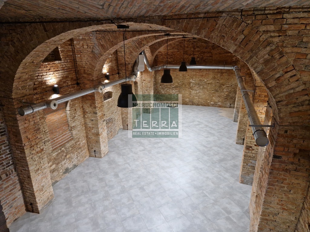 RESTAURACJA, PUB, APARTHOTEL (2)