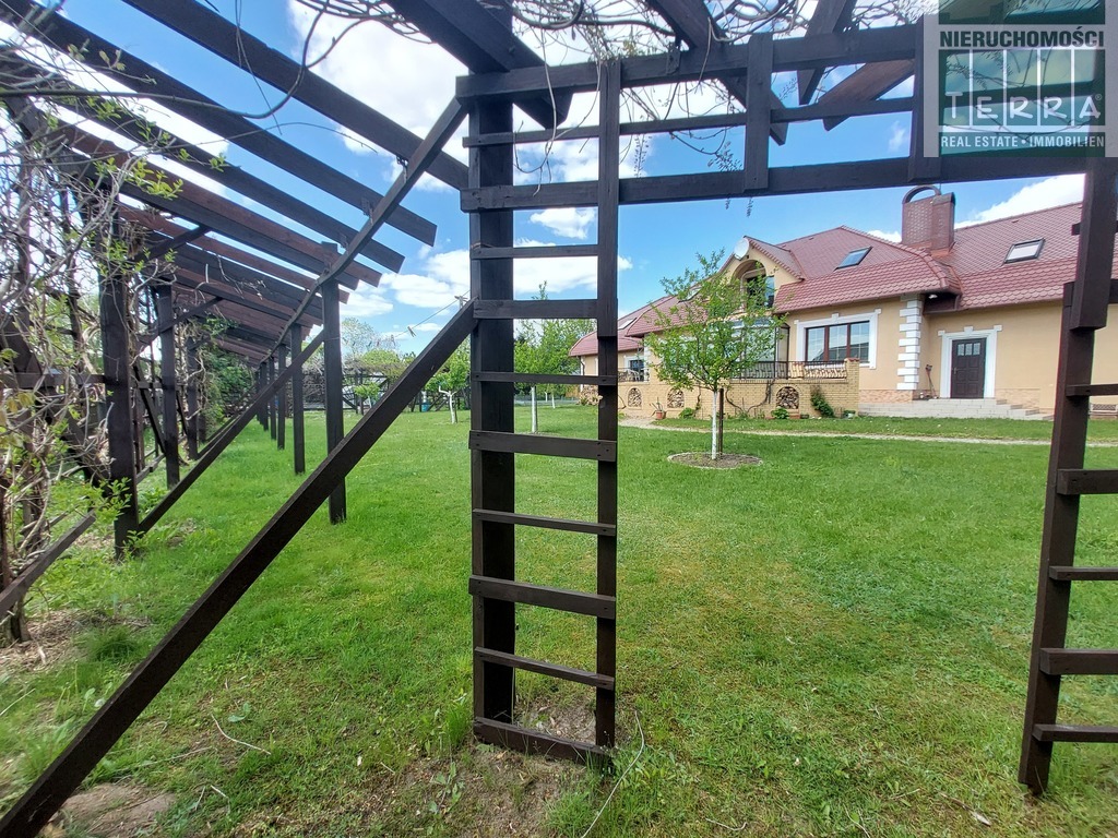 Prosperujący hotel w zacisznym miejscu. (19)