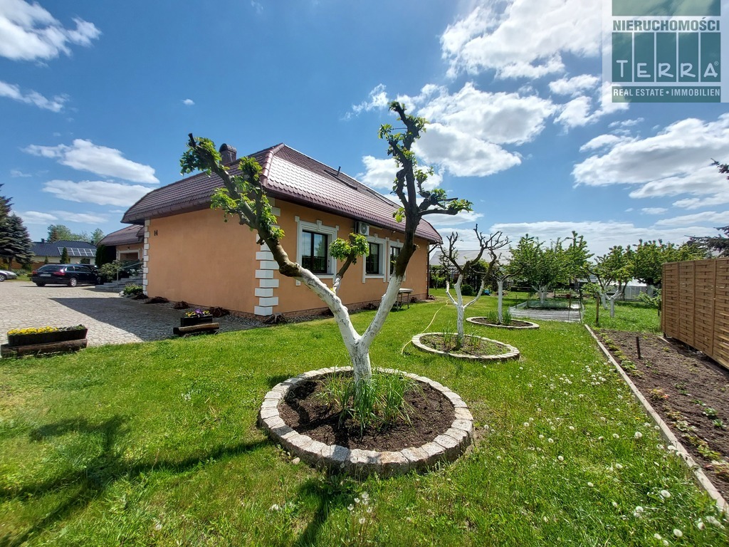 Prosperujący hotel w zacisznym miejscu. (16)