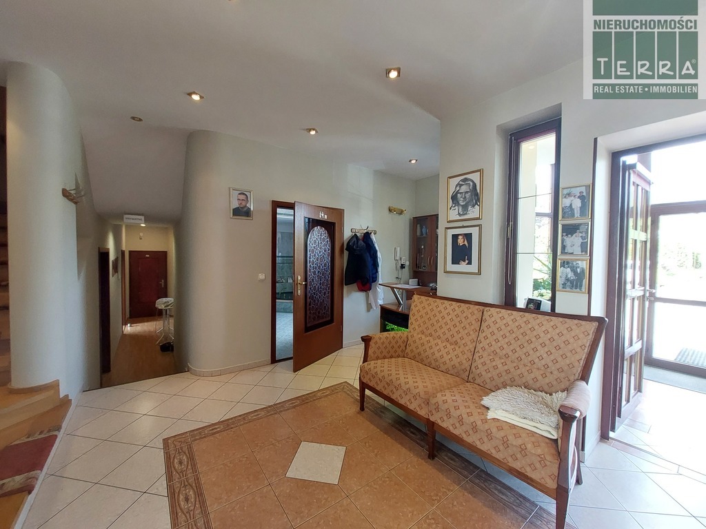 Prosperujący hotel w zacisznym miejscu. (5)