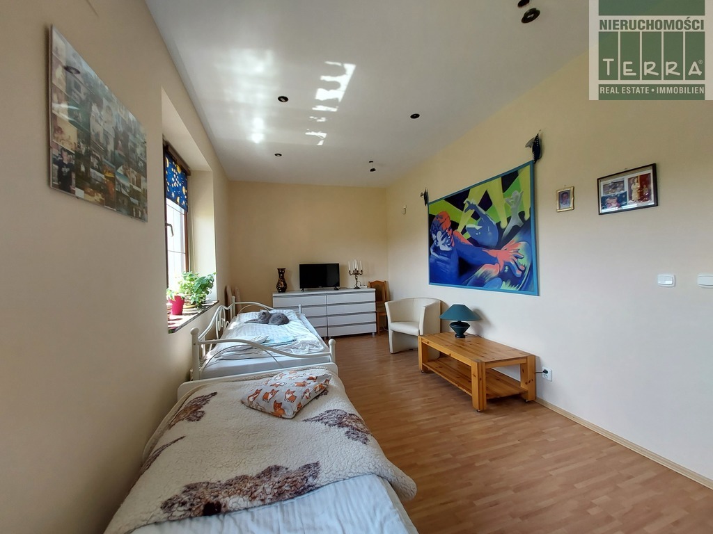 Prosperujący hotel w zacisznym miejscu. (8)