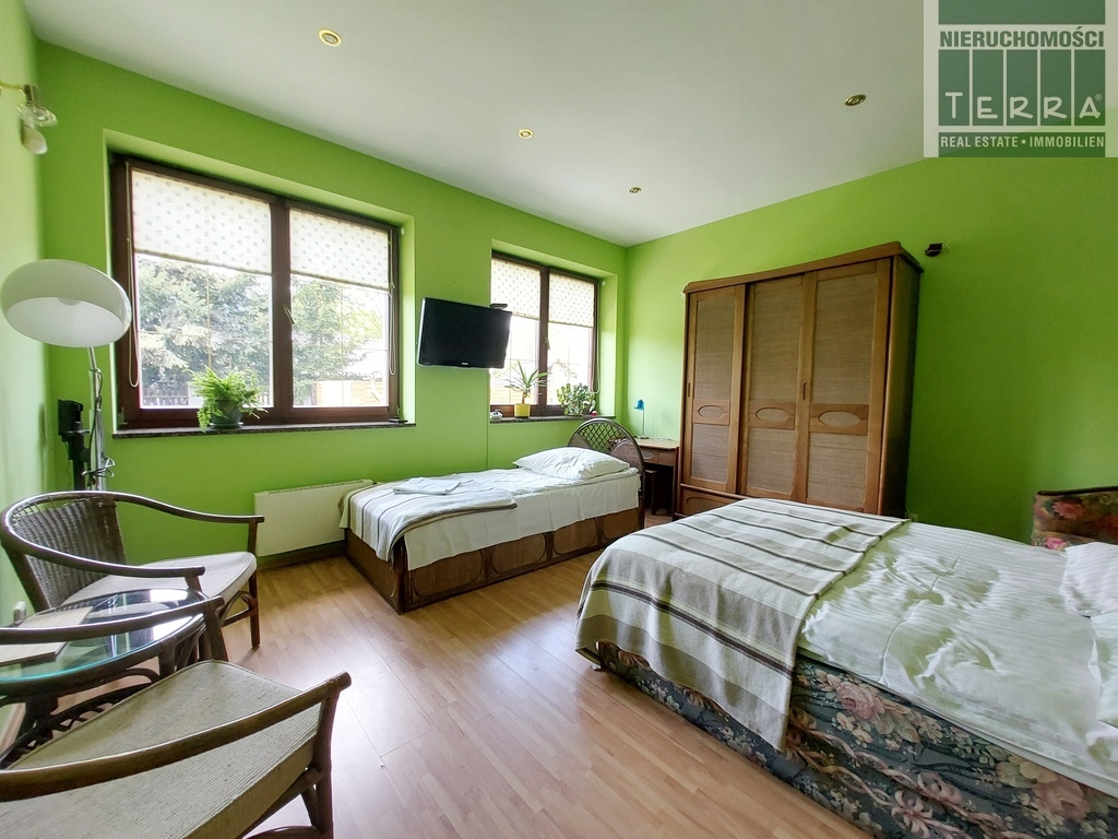 Prosperujący hotel w zacisznym miejscu. (9)