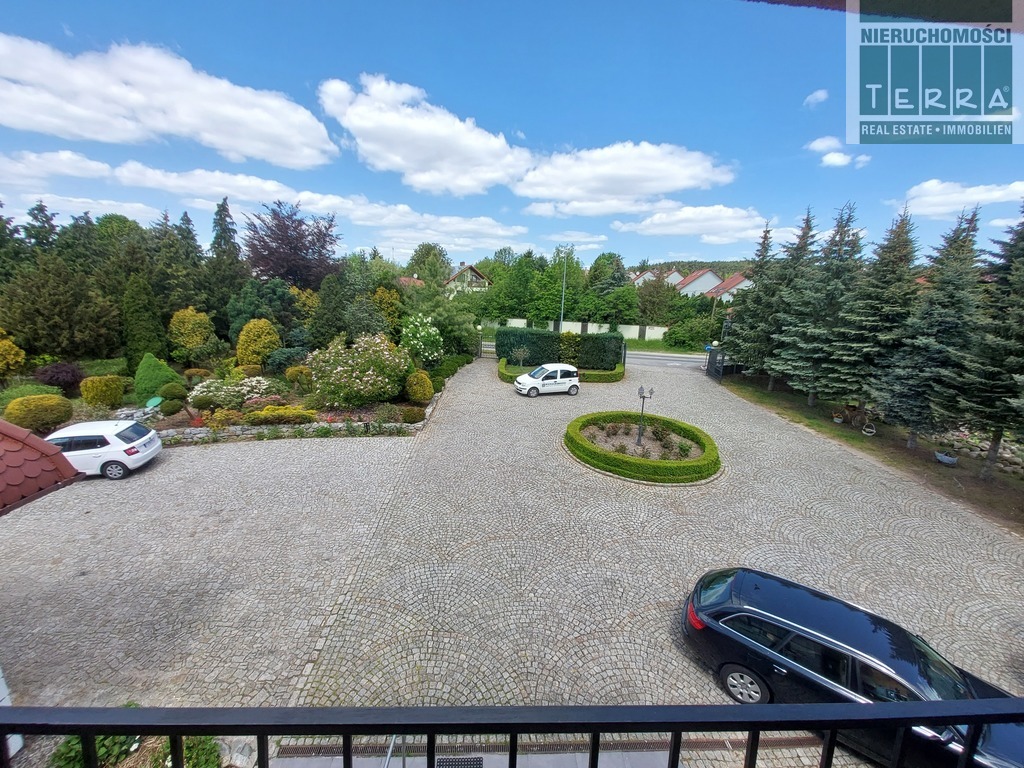 Prosperujący hotel w zacisznym miejscu. (29)