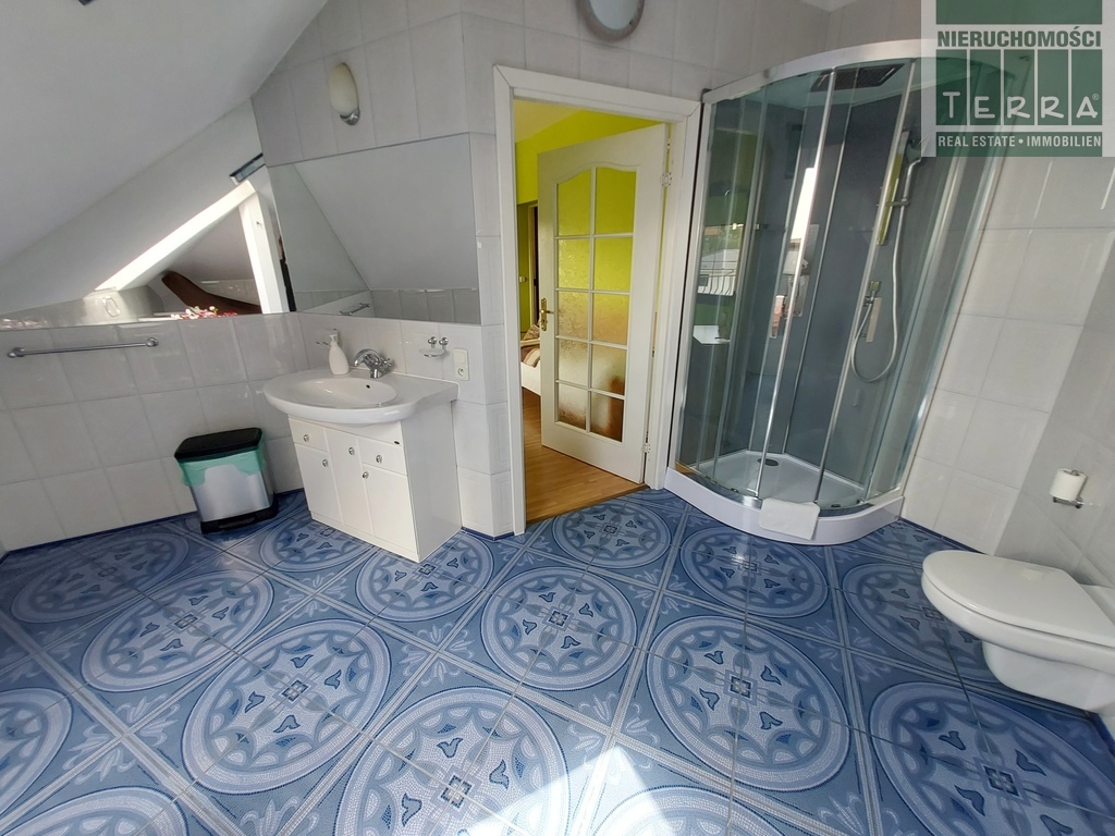 Prosperujący hotel w zacisznym miejscu. (10)