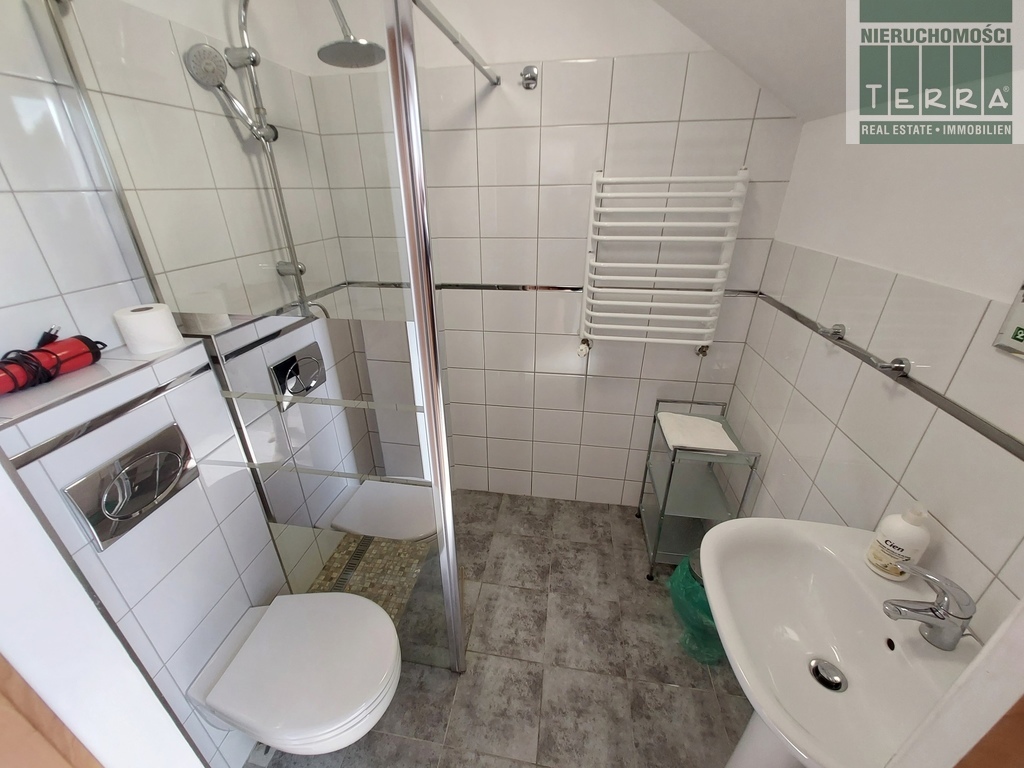 Prosperujący hotel w zacisznym miejscu. (13)