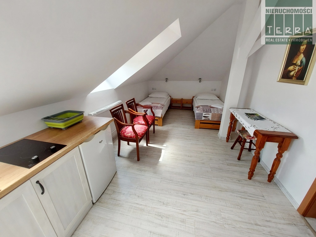 Prosperujący hotel w zacisznym miejscu. (12)