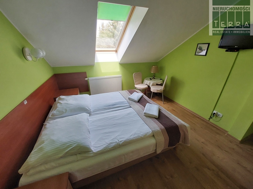 Prosperujący hotel w zacisznym miejscu. (11)