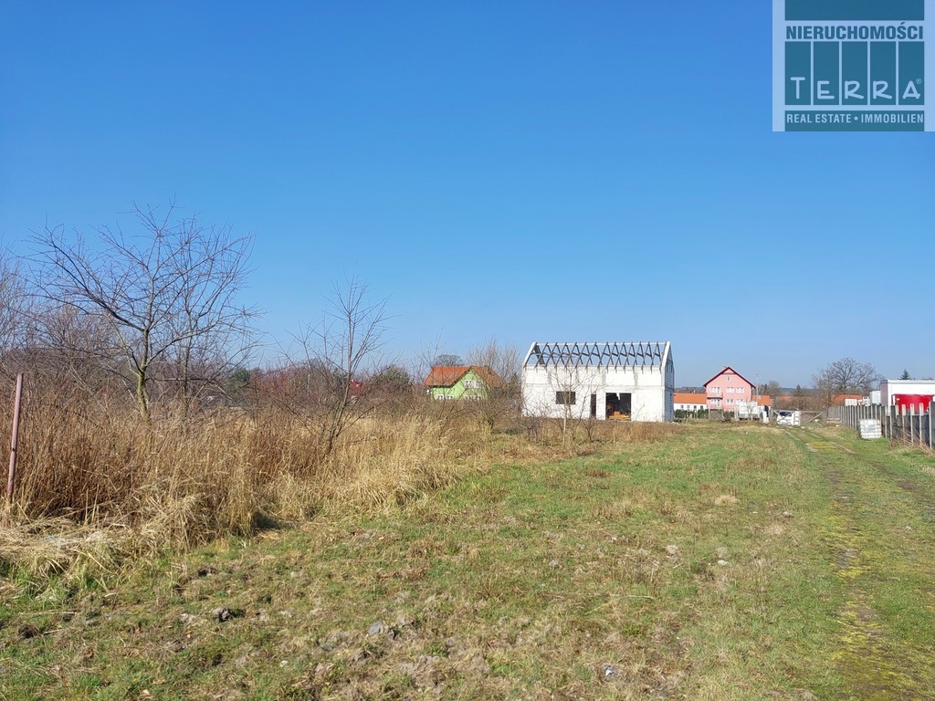 DZIAŁKA BUDOWLANA W OCHLI (2)
