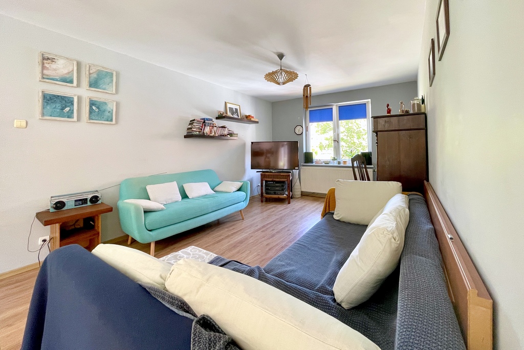 Mieszkanie 3-pokojowe w kamienicy w centrum (3)